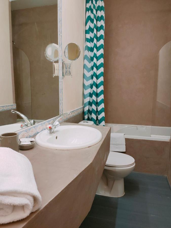 Le Royal Hotel Saint-Pol-sur-Ternoise Экстерьер фото